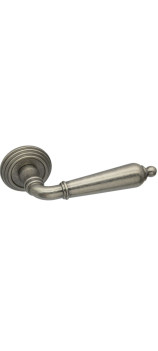 Дверная ручка на круглой розетке ADDEN BAU Pomolo V203 Aged silver состаренное серебро