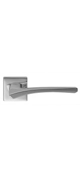 Ручка дверная на квадратной розетке MANDELLI 1631 ASTRID 26D матовый хром