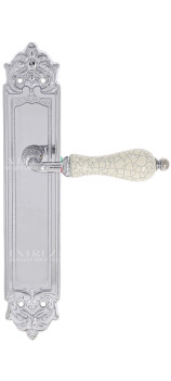 Дверная ручка Extreza DANA CRACKLE (Дана кракле) 306 на планке PL02 полированный хром F04