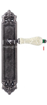Дверная ручка Extreza DANA CRACKLE (Дана Кракле) 306 на планке PL02 античное серебро F45