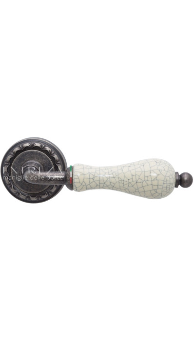 Дверная ручка Extreza DANA CRACKLE (Дана кракле) 306 на розетке R02 античное серебро F45