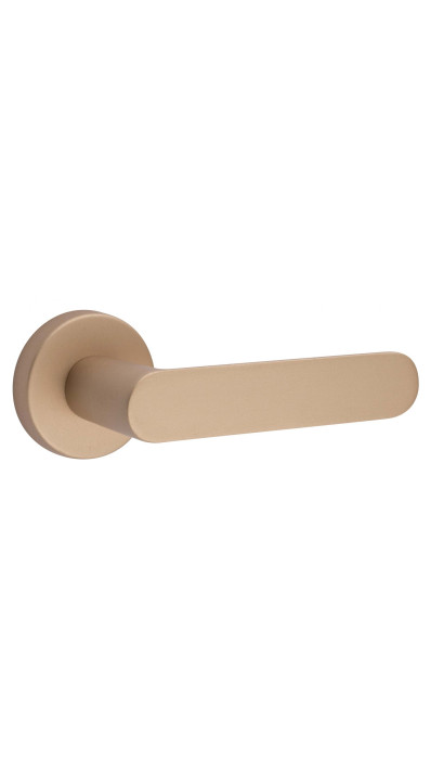 Дверная ручка FIMET SHAPE 1320/232 на круглой розетке, матовая латунь F02O Дверная ручка FIMET SHAPE 1320/232 на круглой розетке, матовая латунь F02O